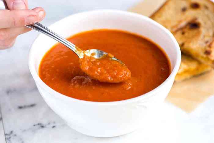 Recipe for homemade tomato soup made with fresh tomatoes