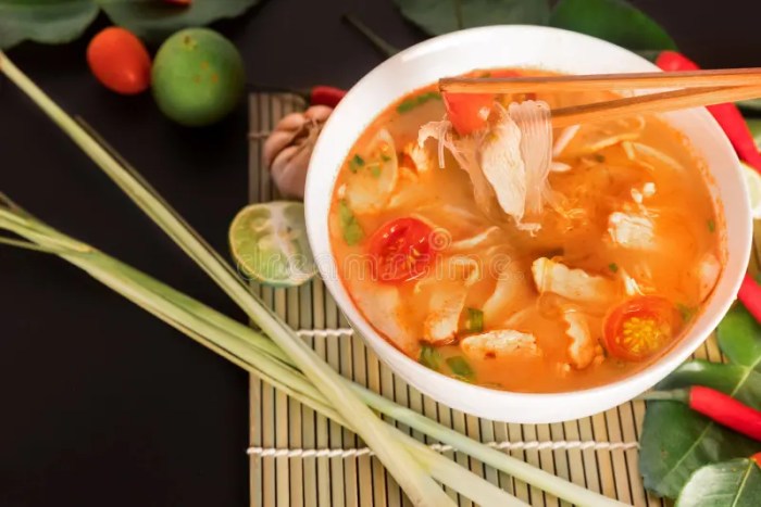 Soup tom yum chicken spicy gai thai recipe recipes delishably choose board